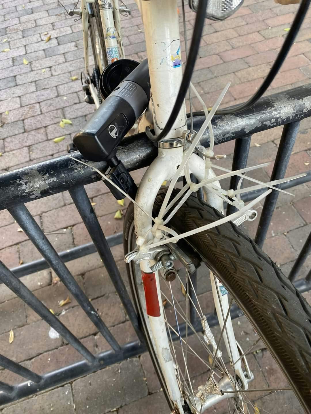 (Found on a Facebook page) lightweight v-brakes 